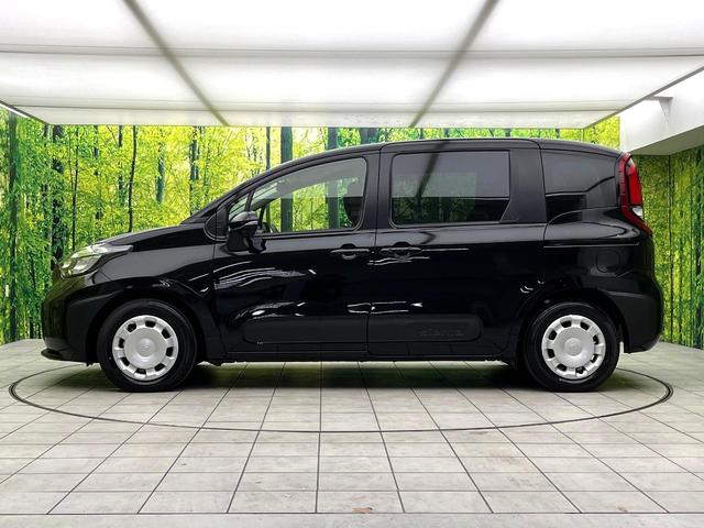 シエンタ ハイブリッドＸ　登録済未使用車　電動スライドドア　衝突被害軽減システム　レーダークルーズ　コーナーセンサー　スマートキー　ＬＥＤヘッド　オートハイビーム　車線逸脱警報　オートライト　オートエアコン（50枚目）