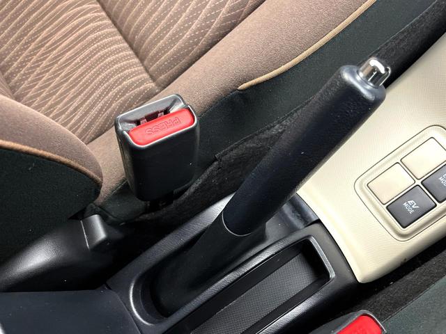 アクア Ｇ　禁煙車　純正ナビ　バックカメラ　ＥＴＣ　オートエアコン　電動格納ミラー　キーレス　ドアバイザー　フロアマット　パワーウィンドウ（25枚目）