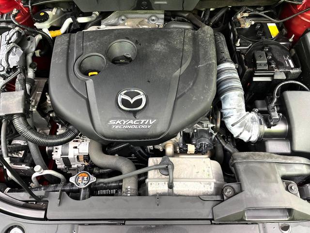 ＣＸ－５ ＸＤ　Ｌパッケージ　禁煙車　ＢＯＳＥサウンド　８インチ純正ナビ　ターボ　ディーゼル（軽油）　サイド・バックカメラ　衝突被害軽減システム　レーダークルーズ　電動リアゲート　レザーシート　全席シートヒーター　スマートキー（18枚目）