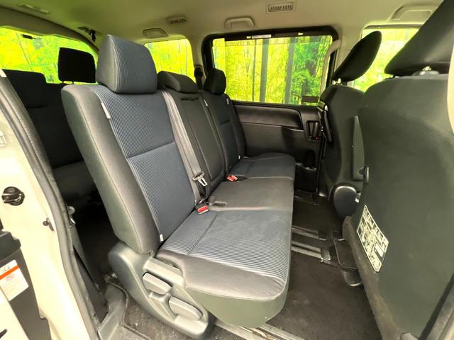 ノア Ｘ　禁煙車　セーフティセンス　ＳＤナビ　バックカメラ　パワースライドドア　ＥＴＣ　ドライブレコーダー　アイドリングストップ　ＬＥＤヘッド　オートライト　スマートキー（8枚目）