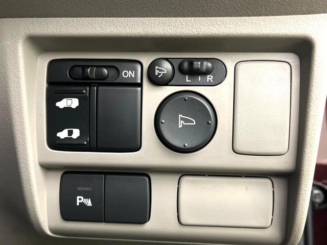 フリード G ジャストセレクション 電動スライドドア 純正SDナビ バックカメラ 禁煙車 HIDヘッド ETC オートライト オートエアコン CD DVD再生 地デジ(5枚目)