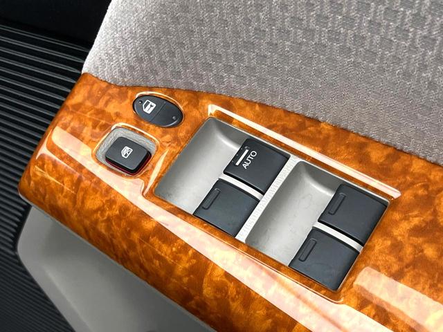 フリード G ジャストセレクション 電動スライドドア 純正SDナビ バックカメラ 禁煙車 HIDヘッド ETC オートライト オートエアコン CD DVD再生 地デジ(28枚目)