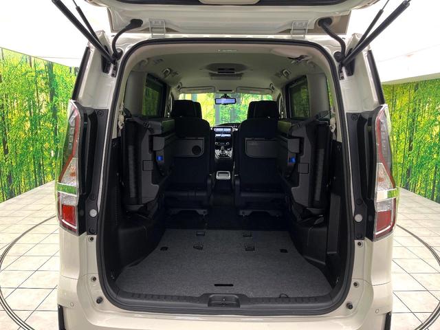 ���i�̂���������ʋ΁A���}���ɏ\���ȉ׎��X�y�[�X���m�ۂ��Ă���܂��B�Z�J���h�V�[�g��|���ƁA�傫�ȉו��̐ύڂ��\�ł���