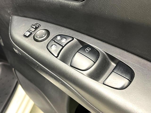 セレナ ｅ－パワー　ハイウェイスターＶ　両側電動ドア　純正９型ナビ　全周囲カメラ　プロパイロット　衝突軽減システム　レーダークルーズ　禁煙車　ドラレコ　コーナーセンサー　スマートキー　ＬＥＤヘッド　ＥＴＣ　純正１５インチアルミ　オートライト（34枚目）