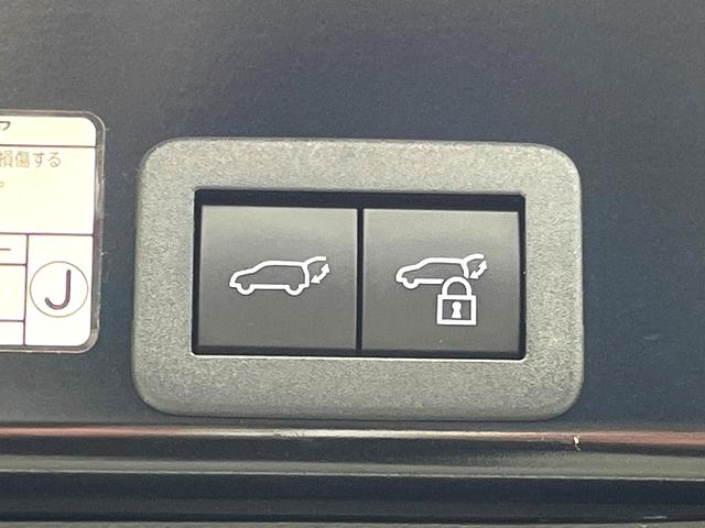 ヤリスクロス ハイブリッドZ 純正8インチディスプレイオーディオ 全周囲カメラ セーフティセンス シートヒーター パワーバックドア LEDヘッドライト 純正18インチアルミホイール bluetooth再生 パワーシート 禁煙車(7枚目)