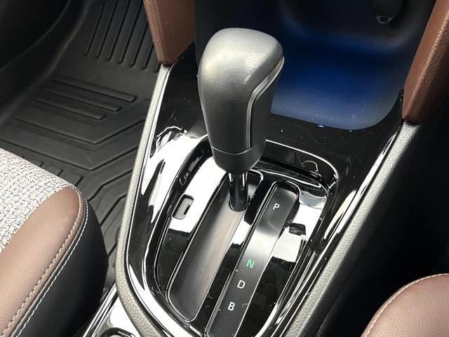 ヤリスクロス ハイブリッドZ 純正8インチディスプレイオーディオ 全周囲カメラ セーフティセンス シートヒーター パワーバックドア LEDヘッドライト 純正18インチアルミホイール bluetooth再生 パワーシート 禁煙車(28枚目)