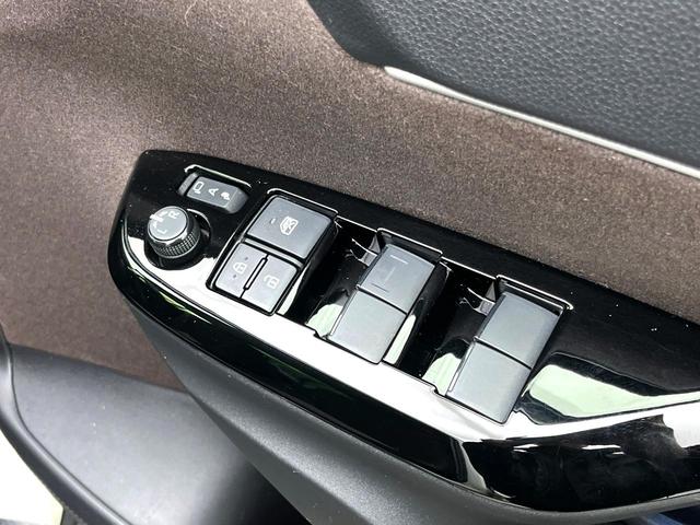 ヤリスクロス ハイブリッドZ 純正8インチディスプレイオーディオ 全周囲カメラ セーフティセンス シートヒーター パワーバックドア LEDヘッドライト 純正18インチアルミホイール bluetooth再生 パワーシート 禁煙車(43枚目)