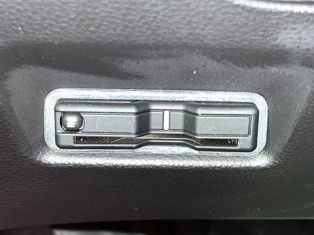 フィット ｅ：ＨＥＶホーム　純正９インチナビ　バックカメラ　ホンダセンシング　アダプティブクルーズコントロール　ＥＴＣ　コーナーセンサー　フルセグＴＶ　ｂｌｕｅｔｏｏｔｈ再生　ＬＥＤヘッド　スマートキー　電子パーキングブレーキ（8枚目）