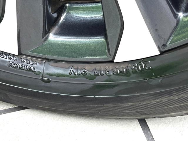 ヴォクシー ハイブリッドＳ－Ｚ　フリップダウンモニター　１０．５インチディスプレイオーディオ　全周囲カメラ　パワーバックドア　２列目シートヒーター　プロジェクター式ＬＥＤヘッドライト　両側パワースライドドア　２列目オットマン（47枚目）