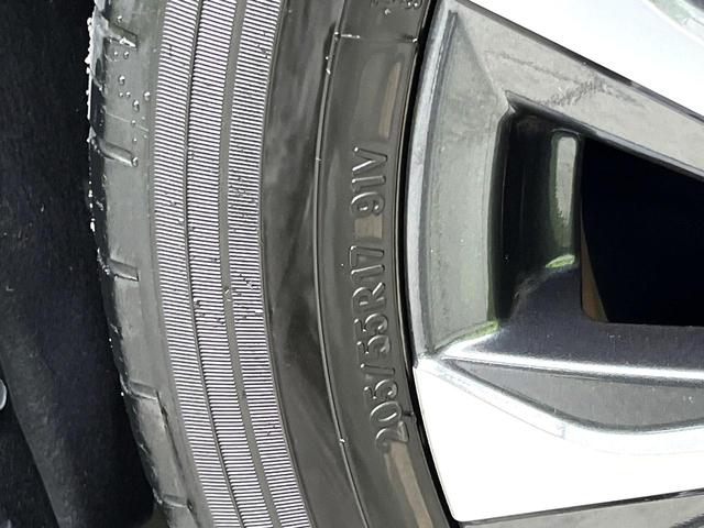 ヴォクシー ハイブリッドＳ－Ｚ　フリップダウンモニター　１０．５インチディスプレイオーディオ　全周囲カメラ　パワーバックドア　２列目シートヒーター　プロジェクター式ＬＥＤヘッドライト　両側パワースライドドア　２列目オットマン（49枚目）