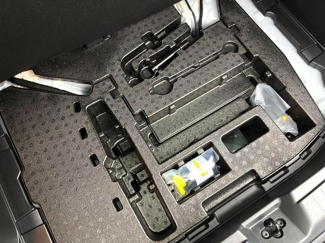 ノート Ｘ　禁煙車　インテリジェントエマージェンシーブレーキ　ＳＤナビ　アラウンドビューモニター　デジタルインナーミラー　ＬＥＤヘッドライト　オートエアコン　コーナーセンサー　スマートキー　オートライト　ＥＴＣ（41枚目）