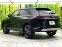 ｅ：ＨＥＶ　Ｚ　登録済未使用車　ホンダコネクトディスプレイ　バックカメラ　ＥＴＣ２．０　ホンダセンシング　レーダークルーズ　電動リアゲート　置くだけ充電　ＬＥＤヘッドライト　純正１８インチアルミホイール　禁煙車（50枚目）