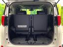 ラゲッジルームは、大容量のスペースを確保。普段のお買い物からレジャーまで、幅広く活躍してくれます！また、リアシートを倒すことでバリエーション豊かにお使いいただけます。