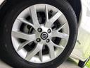 【純正15インチアルミホイール】外観にマッチした純正アルミホイールを装着しております。各種社外アルミホイールや、スタッドレスタイヤも取扱いしております。是非ご相談ください♪