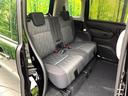 後部座席も気になるようなキズ・汚れやへたり等、大きなダメージはなく、良好な状態です。