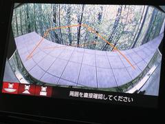 【バックカメラ】駐車時に後方がリアルタイム映像で確認できます。大型商業施設や立体駐車場での駐車時や、夜間のバック時に大活躍！運転スキルに関わらず、今や必須となった装備のひとつです！ 5