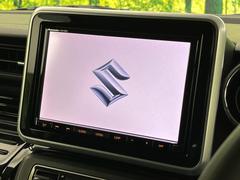 【純正８型ナビ】人気の純正ナビを装備。オーディオ機能も充実しており、Ｂｌｕｅｔｏｏｔｈ接続すればお持ちのスマホやＭＰ３プレイヤーの音楽を再生可能！毎日の運転がさらに楽しくなります！！ 4