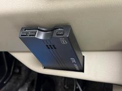 【ＥＴＣ】高速道路の料金所をストレスなく通過！話題のスポットやサービスエリアに多い「スマートIntercooler」利用時は必須のアイテムです。当店でセットアップを実施、ご納車当日からすぐにご利用いただけます！ 4