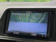 【バックカメラ】駐車時に後方がリアルタイム映像で確認できます。大型商業施設や立体駐車場での駐車時や、夜間のバック時に大活躍！運転スキルに関わらず、今や必須となった装備のひとつです！ 5