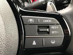 �ڥ����ץƥ��֥��롼������ȥ�����۹�®ƻϩ�Ǥ�Ĺ��Υ���Ԥ��ڤˡ�����ư��®�٤��ݤĥ��롼������ȥ����뤬�����ͷڸ������ƥ��Ϣ�Ȥ��������μ�ξ���Τ��Ƽִ֤��ݤĤ褦��®��Ĵ�ᤷ�Ƥ���ޤ����� 5