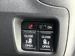 ��ξ¦�ѥ���饤�ɥɥ��ۥ��ޡ��ȥ����䱿ž�ʤΥ����å��Ǹ���ξ¦���饤�ɥɥ��γ��Ĥ���ǽ����ư�������Ϥ�����ƥɥ��򳫤���ɬ�פ�̵���������ʤ����ͤǤ��ñ�˳����Ĥ�Ǥ���Ŭ�Ǥ��� 6