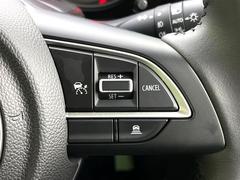 �ڥ����ץƥ��֥��롼������ȥ�����۹�®ƻϩ�Ǥ�Ĺ��Υ���Ԥ��ڤˡ�����ư��®�٤��ݤĥ��롼������ȥ����뤬�����ͷڸ������ƥ��Ϣ�Ȥ��������μ�ξ���Τ��Ƽִ֤��ݤĤ褦��®��Ĵ�ᤷ�Ƥ���ޤ����� 4