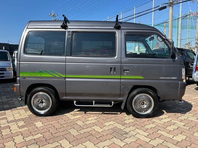 ストリート Ｖ　全車輛　車内清掃　１４インチカービングアルミホイール　エアコン　パワステ　４ＷＤ　５ＭＴ　パイプガード　ルーフレール（4枚目）