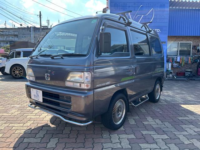 ストリート Ｖ　全車輛　車内清掃　１４インチカービングアルミホイール　エアコン　パワステ　４ＷＤ　５ＭＴ　パイプガード　ルーフレール（9枚目）