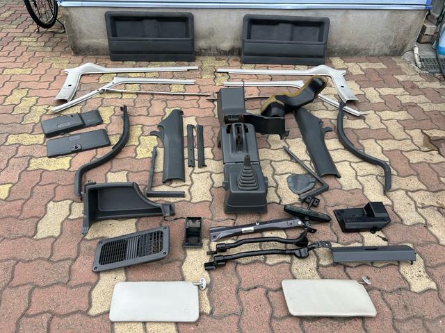 ストリート Ｖ　全車輛　車内清掃　１４インチカービングアルミホイール　エアコン　パワステ　４ＷＤ　５ＭＴ　パイプガード　ルーフレール（12枚目）