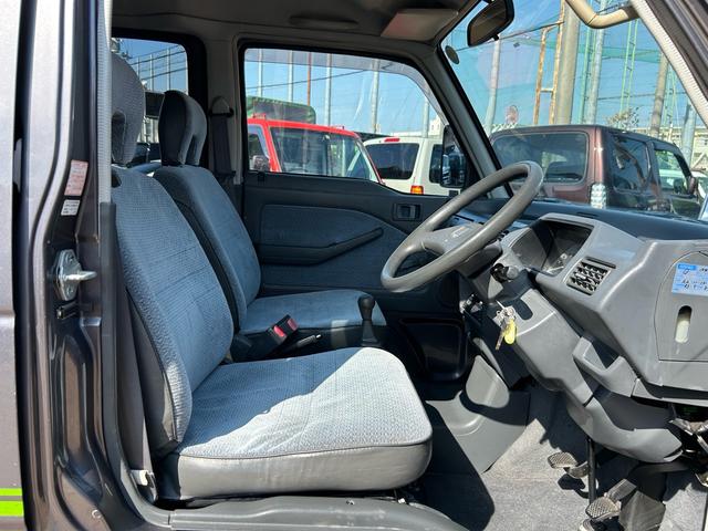 ストリート Ｖ　全車輛　車内清掃　１４インチカービングアルミホイール　エアコン　パワステ　４ＷＤ　５ＭＴ　パイプガード　ルーフレール（23枚目）