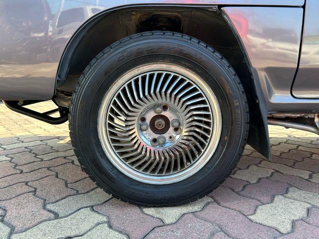 ストリート Ｖ　全車輛　車内清掃　１４インチカービングアルミホイール　エアコン　パワステ　４ＷＤ　５ＭＴ　パイプガード　ルーフレール（38枚目）