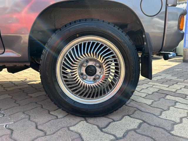 ストリート Ｖ　全車輛　車内清掃　１４インチカービングアルミホイール　エアコン　パワステ　４ＷＤ　５ＭＴ　パイプガード　ルーフレール（40枚目）