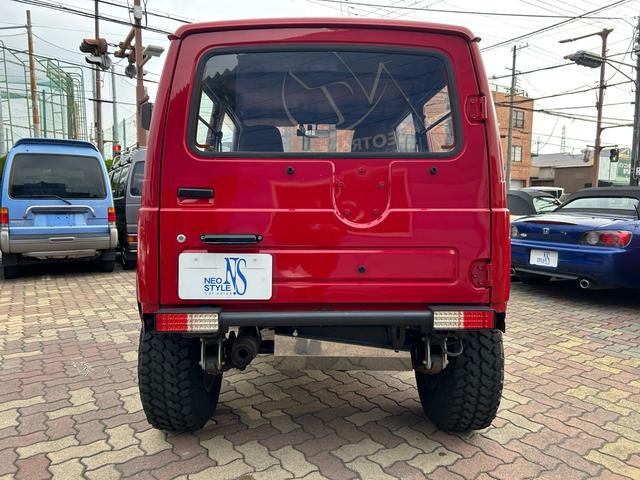 ジムニー 4WD ターボ ETC ドラレコ 社外15インチアルミ M/Tタイヤ リフトアップ 社外マフラー 社外ステアリング 社外F.Rバンパー(5枚目)