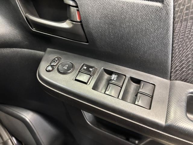 ステップワゴンスパーダ Ｚ　／フルセグＴＶナビ／バックカメラ／フリップダウン後席モニター／ＥＴＣ／両側パワースライドドア（27枚目）
