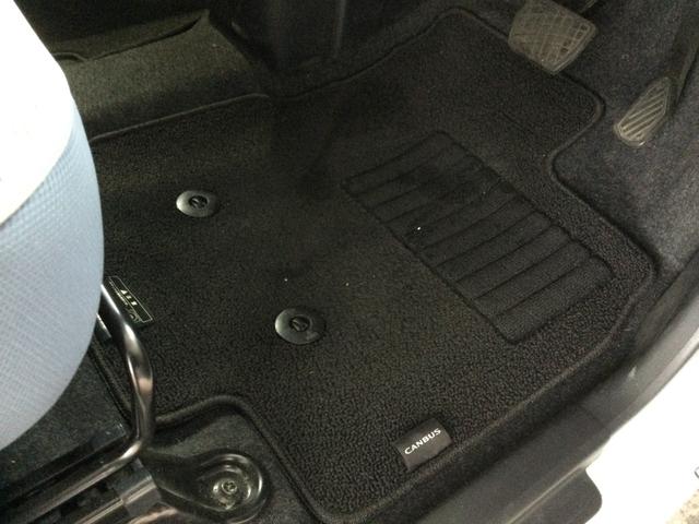 ムーヴキャンバス ストライプスＧ　両側電動スライドドア・ＬＥＤヘッドライト・オートライト・オートマチックハイビーム・プッシュスタートボタン・アイドリングストップ・シートヒーター・電動パーキングブレーキ・スマートアシスト（13枚目）