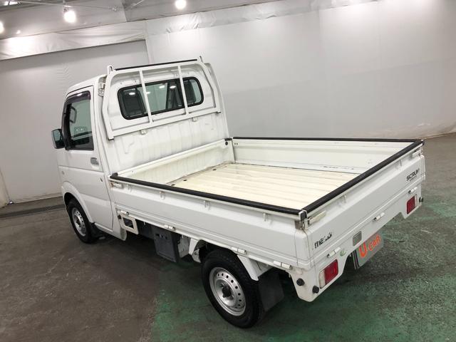 スクラムトラック ＫＣスペシャル　車検整備付　５ＭＴ　ＡＭ・ＦＭラジオ　一年保証・走行距離無制限　走行距離８３３９４キロ　助手席エアバック　純正カーペットマット　ＡＭ・ＦＭラジオ　マニュアル車　車検整備付（16枚目）