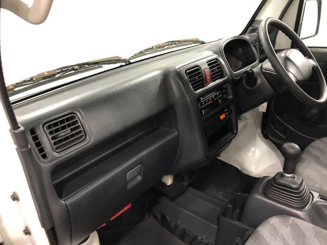 スクラムトラック ＫＣスペシャル　車検整備付　５ＭＴ　ＡＭ・ＦＭラジオ　一年保証・走行距離無制限　走行距離８３３９４キロ　助手席エアバック　純正カーペットマット　ＡＭ・ＦＭラジオ　マニュアル車　車検整備付（29枚目）