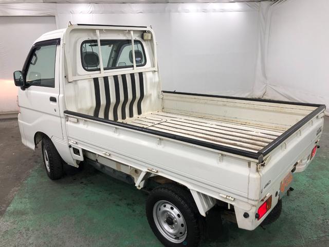 ハイゼットトラック スペシャル 農用パック 走行58780キロ/車検整備付 一年保証・走行距離無制限 走行58780キロ 4WD MT 純正カーペットマット AMFMラジオ 作業用ライト ゴムプロテクター(16枚目)