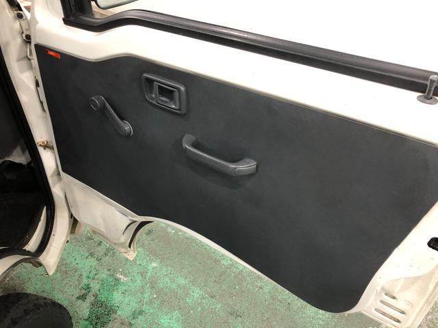 ハイゼットトラック スペシャル 農用パック 走行58780キロ/車検整備付 一年保証・走行距離無制限 走行58780キロ 4WD MT 純正カーペットマット AMFMラジオ 作業用ライト ゴムプロテクター(35枚目)
