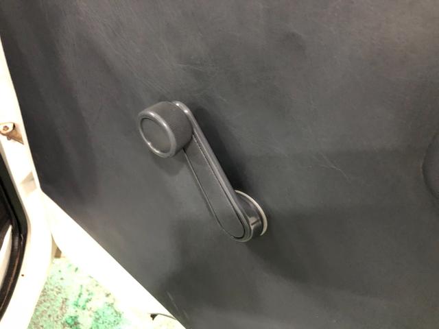 ハイゼットトラック スペシャル 農用パック 走行58780キロ/車検整備付 一年保証・走行距離無制限 走行58780キロ 4WD MT 純正カーペットマット AMFMラジオ 作業用ライト ゴムプロテクター(36枚目)