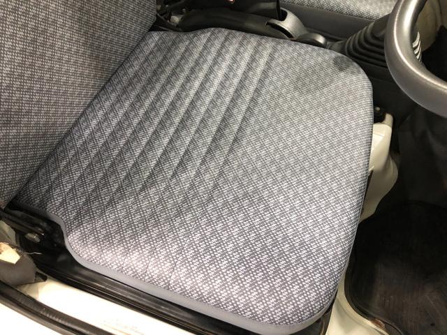 ハイゼットトラック スペシャル 農用パック 走行58780キロ/車検整備付 一年保証・走行距離無制限 走行58780キロ 4WD MT 純正カーペットマット AMFMラジオ 作業用ライト ゴムプロテクター(39枚目)