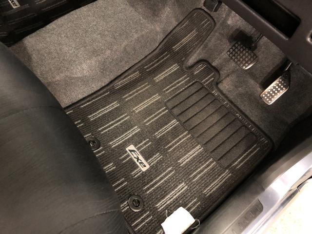 タントエグゼ カスタムＸ　走行８３４９４キロ／チューナー／タイヤ４本交換　一年保証・走行距離無制限　走行８３４９４キロ　助手席エアバック　純正カーペットマット　ＵＳＢ　ＨＩＤヘッドライト　キーフリー　アルミホイール（18枚目）