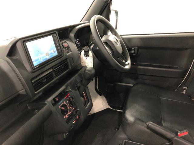 ハイゼットカーゴ スペシャル　走行２３４５７キロ／間仕切カーテン／ドラレコ　１年保証距離無制限　走行距離２３４５７キロ　ディスプレイオーディオ　ブルートゥース　ドラレコ　純正マット　助手席エアバック　クリアランスソナー　オートライト　アイドリングストップ　両側スライドドア（33枚目）