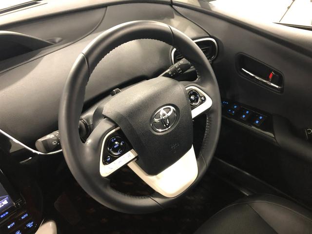 プリウス Ａプレミアム　車検整備付／走行３７０７３キロ／フルセグナビ　１年保証距離無制限　走行距離３７０７３キロ　フルセグナビ　バックカメラ　ブルートゥース　ドラレコ　純正マット　サイドエアバッグ　ＬＥＤヘッドランプ　シートヒーター　プッシュスタート　キーフリー（12枚目）