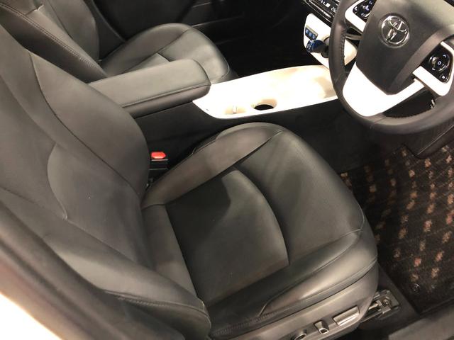 プリウス Ａプレミアム　車検整備付／走行３７０７３キロ／フルセグナビ　１年保証距離無制限　走行距離３７０７３キロ　フルセグナビ　バックカメラ　ブルートゥース　ドラレコ　純正マット　サイドエアバッグ　ＬＥＤヘッドランプ　シートヒーター　プッシュスタート　キーフリー（46枚目）