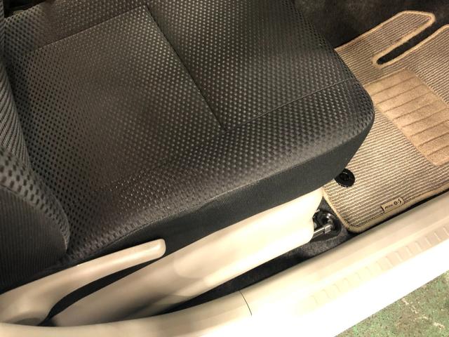 ミライース ＸリミテッドＳＡ　走行１４８８３５キロ／タイヤ４本交換／ナビ　一年保証・走行距離無制限　走行１４８８３５キロ　フルセグナビ　助手席エアバック　純正カーペットマット　ブルートゥース　アイドリングストップ（15枚目）