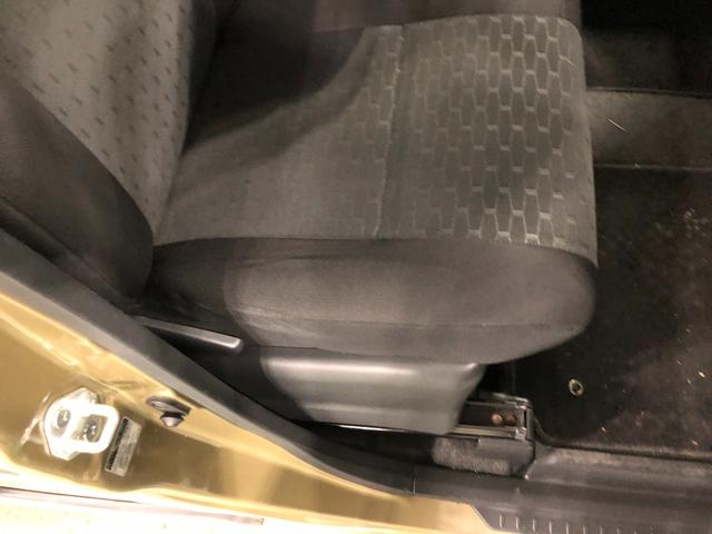 痛みの出やすい運転席シートの角、フロアマット、座面、ともに良好です