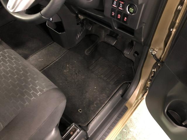 嬉しい純正フロアマット付き♪　状態も良好です（＾＾♪