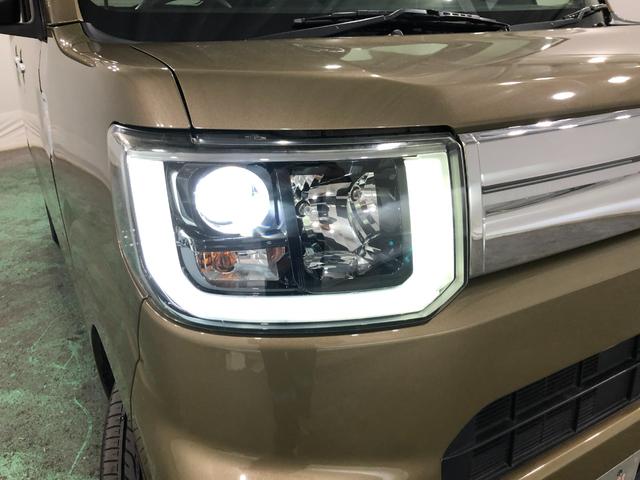 白く明るい光で夜間走行をサポートするＬＥＤヘッドランプを搭載