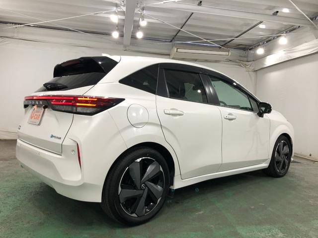 オーラ G レザーエディション BOSEヘッドスピーカー/ナビ 1年保証距離無制限 走行距離18097キロ BOSEスピーカー フルセグナビ 全周囲カメラ ドラレコ 純正マット サイドエアバッグ LEDヘッドランプ USBソケット 電動パーキングブレーキ(13枚目)